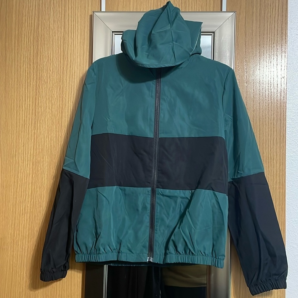 Shein size Large color block zip up hooded windbreaker green and black